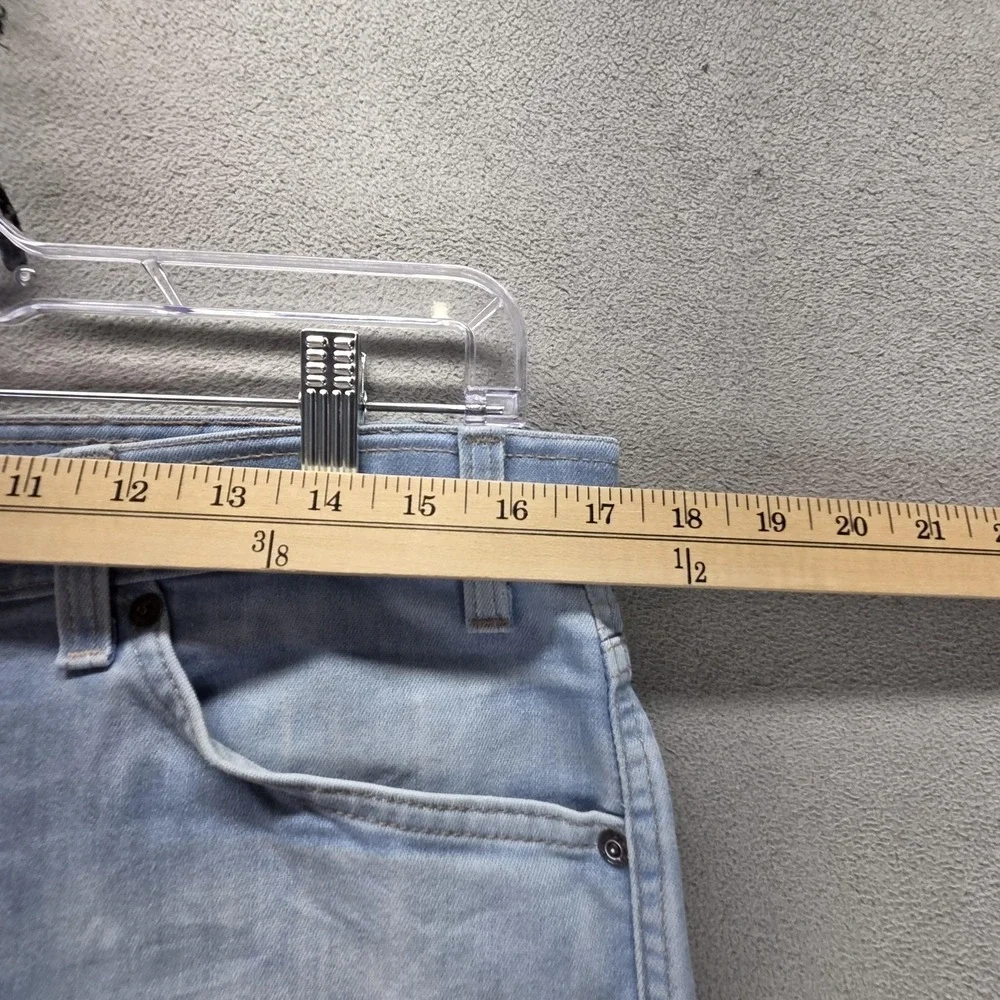 Vintage Levis Action Jeans Mens Blue Made in USA Brown Tab Zip Fly Fits 34x26